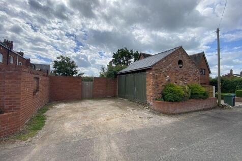 Garage/Workshop/Drive