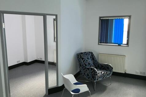Office to rent Image 3