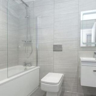 2 bedroom flat leeds city centre outskirts.jpeg