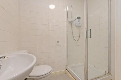 Fentonville, shared shower room 2, pic 2.jpg