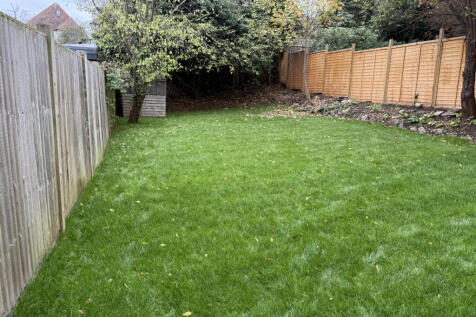 2 bed flat to rent The Vale, Childs Hill, London 