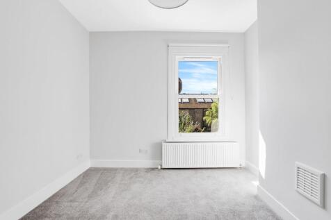 8.BEDROOM.jpg