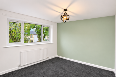 Whalley Close, Milnrow, Rochdale photo 4