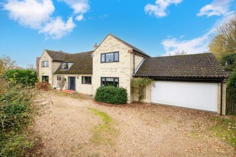 Front elevation/driveway