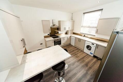Burchett Grove, Woodhouse, Leeds, LS6 2JA photo 4