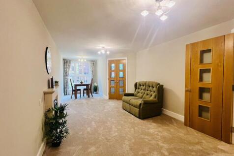 St. Lukes Road, MAIDENHEAD photo 5