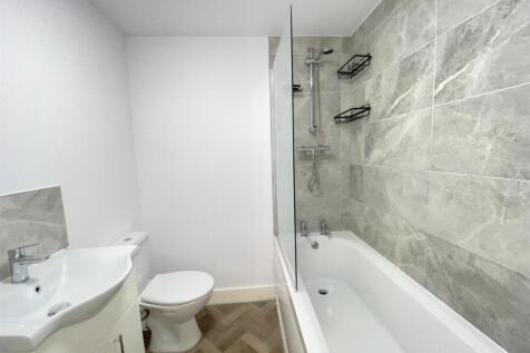 BATHROOM.jpeg