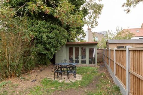 Woodland Road, E4