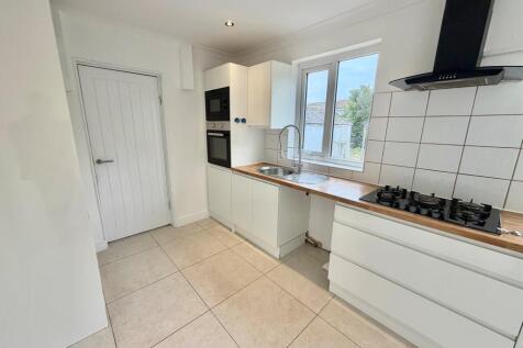 Monkton Drive, NOTTINGHAM photo 4