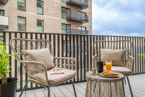 Apartment 53 - Starling House