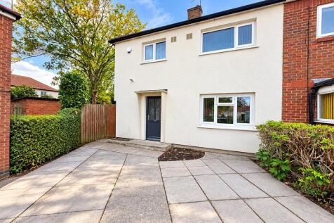3-bed semi-detached on Eastwood Garth, Swarcliffe, Leeds, LS14, £1,200/mo