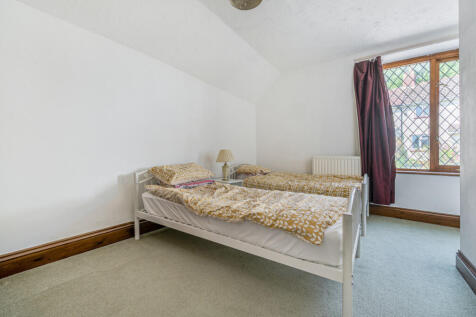 1281793-44-682731...