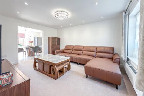 Osprey Drive, St. Albans, Hertfordshire, AL4 photo 3