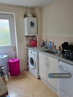 Bream Close, Wolverhampton, WV10 photo 5