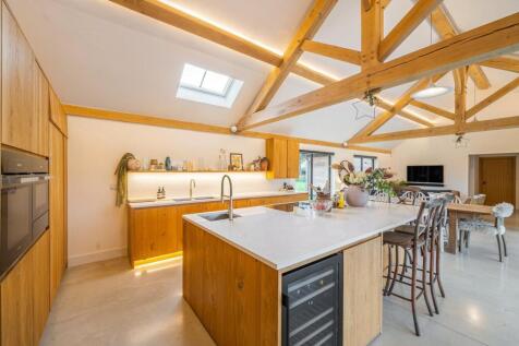 Kitchen/Dining