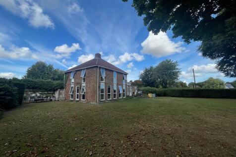 Spalding, PE12 - property photo