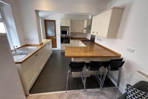 27/28 - Richmond Road - Student House photo 3
