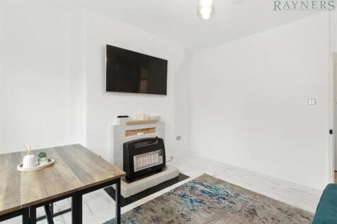 Chicksand House, Chicksand Street, Tower Hamlets, London photo 3