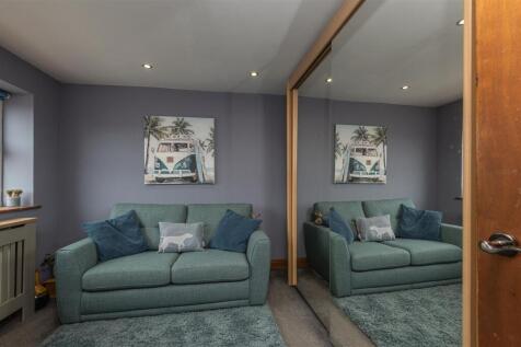 40 - 23 Barugh Lane S75 1LH.jpg