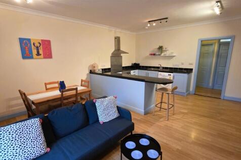 Lounge -Kitchen (2).jpg