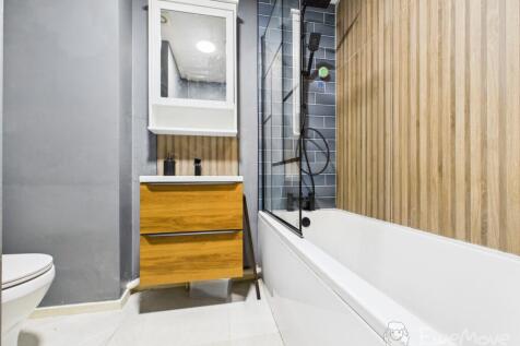 CAM03624G0-PR0177-STILL008