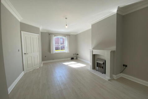 To Let - Kingswood Park, Birkdale, PR8 - Three Bed Mews House photo 3