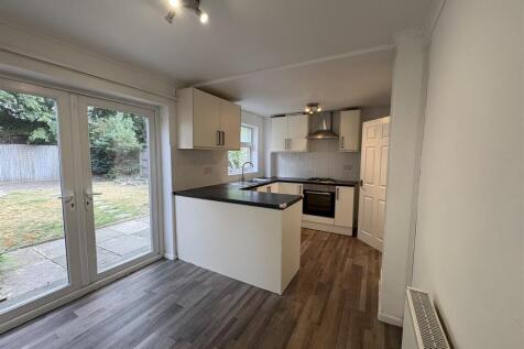 Gloucester Close,Woolston photo 5