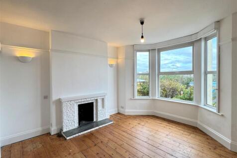 5 Carclew Avenue Lounge