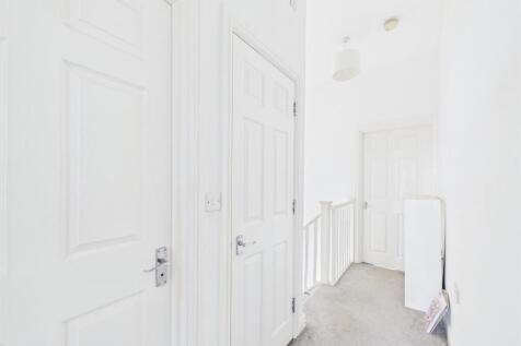 CAM01563G0-PR0342-STILL005.jpg