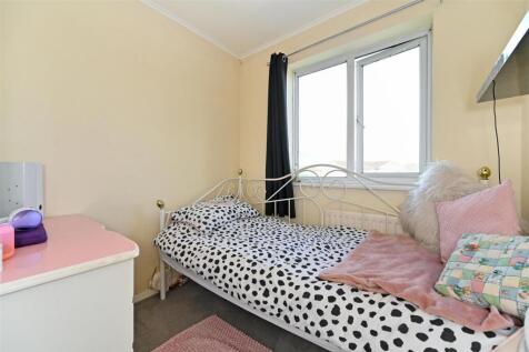 Addison Way, Bognor Regis photo 4