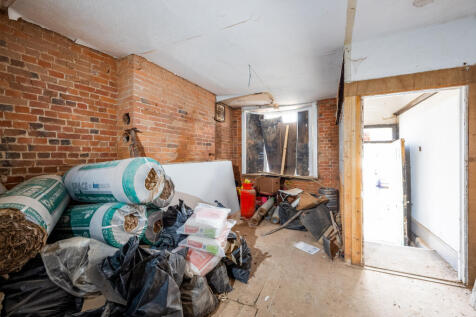 The Green Man, Market Square, Aylesbury HP20 1TW-1