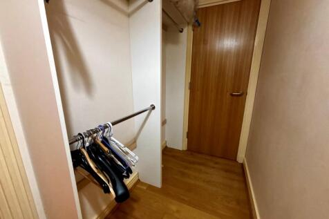 walk in wardrobe