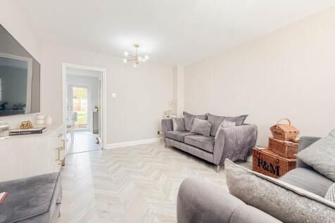Maitland Road, Wickford, Essex photo 3