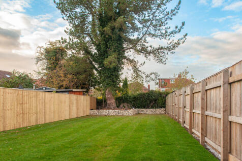 Manor Close, Molescroft, Beverley  photo 4