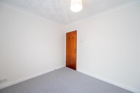 Flat 1 Regatta Court 25 11.jpg