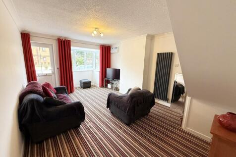 LIVING ROOM 1
