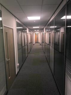 Office to rent Image 3