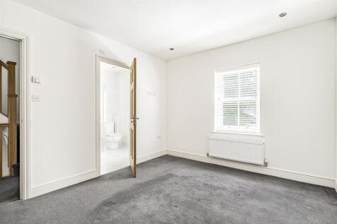 3 Chantry Lane, Towcester (14).JPG