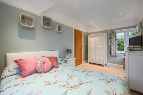 18 NEWLANDS AVENUE - TN394HA - PHOTOS (2).jpg