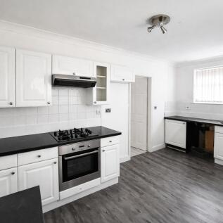 Two double bedroom End Terrace House To Let