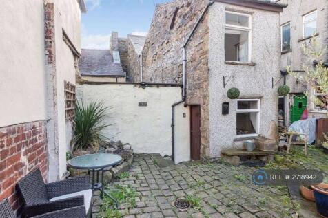 Back Entrance At Rear Of 30 High St