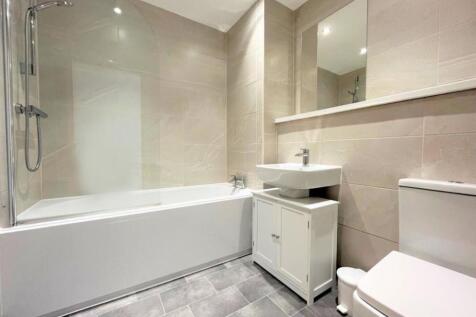 bathroom 2.JPG