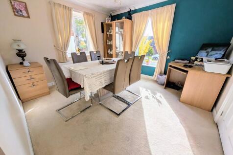 PXL_20251027_1157...