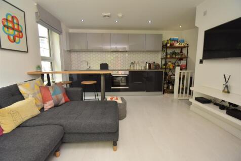 Carnforth Avenue, Wakefield, WF1 2GD photo 2