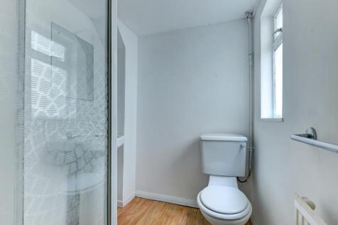 51 Elm Grove Bathroom 1 (2)