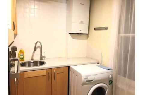 Minford Gardens, Shepherds Bush, London photo 5