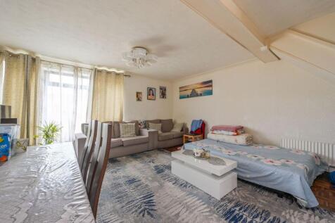 London, E3 - property photo