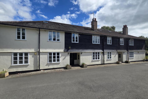 Two Bedroom Ground Floor Flat in Shirlett