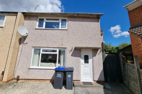 4-bed house on 6 Haseley Close, Leamington Spa, £2,320/mo