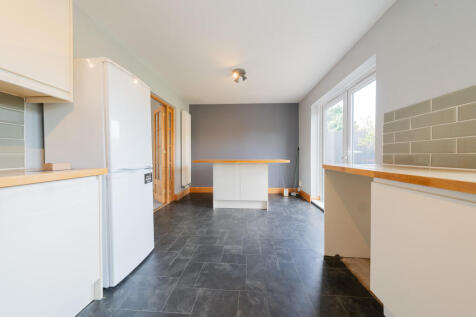 Balmoral Drive, Leicester, Leicestershire photo 4